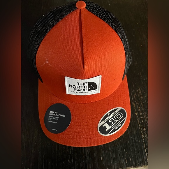 Hat with tags and everything all size fits all - Picture 6 of 6